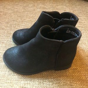 EUC Cat & Jack Infant Girl Size 7